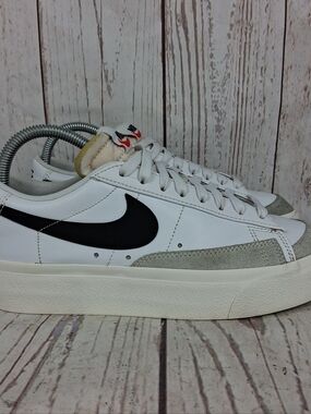 Nike Blazer '77 Low Platform Sneakers Women's Size 7.5 White Black Shoes